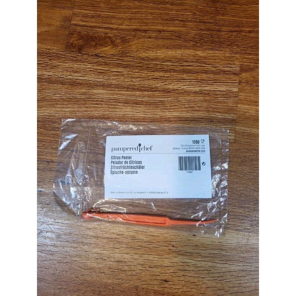 NEW Pampered‎ Chef Orange Citrus Peeler #1260